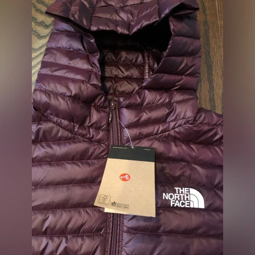 The North Face Girls L (12Y) Dark Merlot Lightweight Down Hooded Puffer Jacket - Picture 3 of 11